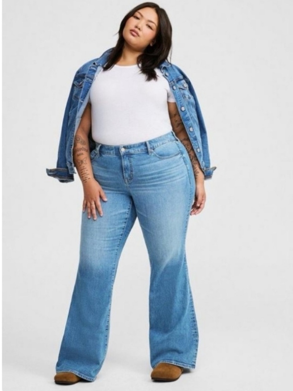NWT Torrid Perfect Flare Vintage Stretch Mid-Rise Jeans Smooth Sailing 28S Short